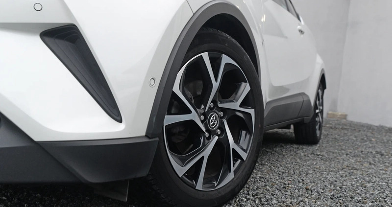Toyota C-HR cena 92999 przebieg: 100000, rok produkcji 2019 z Jarocin małe 781